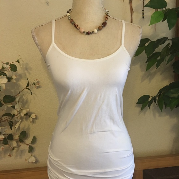 Animal print theme multi material bead necklace - Picture 5 of 8